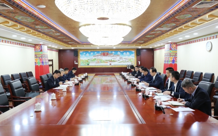 国家矿山安全监察局党组成员、副局长裴文田一行到中国黄金集团调研